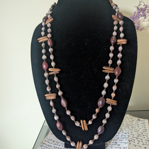 Elegant Multi-Color Beaded Necklace - Picture 5 of 10